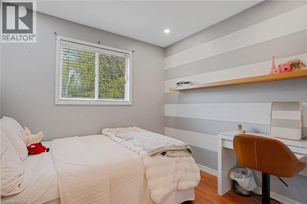 26 Telfer Court, Cambridge, ON - Indoor Photo Showing Bedroom