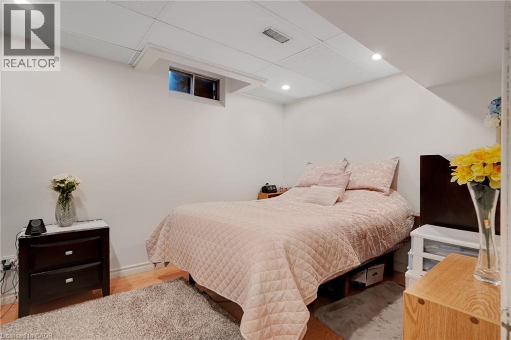 26 Telfer Court, Cambridge, ON - Indoor Photo Showing Bedroom