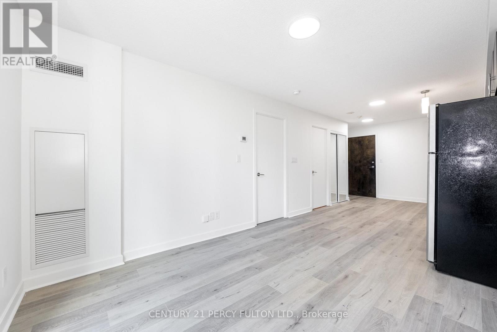 703 - 18 Harbour Street, Toronto, ON - Indoor Photo Showing Other Room