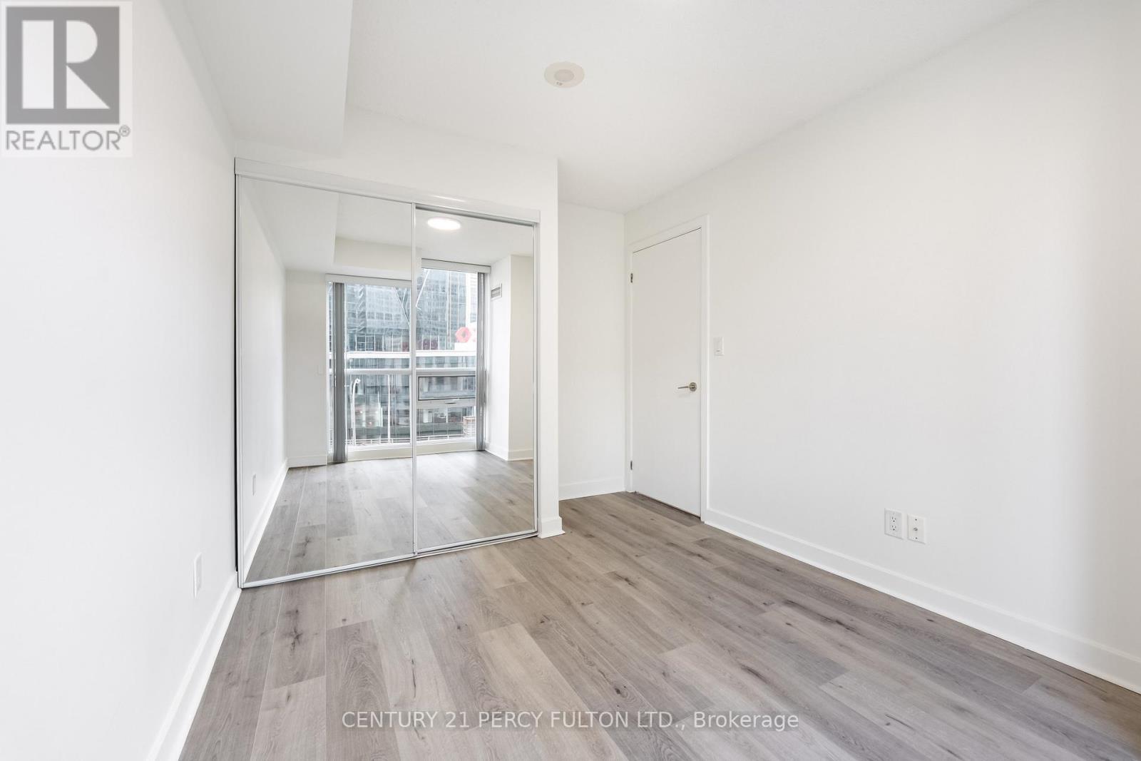 703 - 18 Harbour Street, Toronto, ON - Indoor Photo Showing Other Room