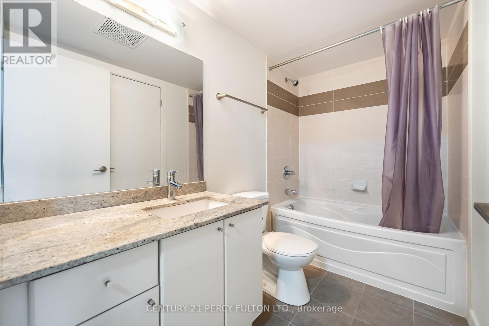 703 - 18 Harbour Street, Toronto, ON - Indoor Photo Showing Bathroom