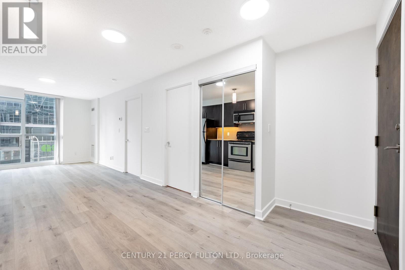 703 - 18 Harbour Street, Toronto, ON - Indoor Photo Showing Other Room