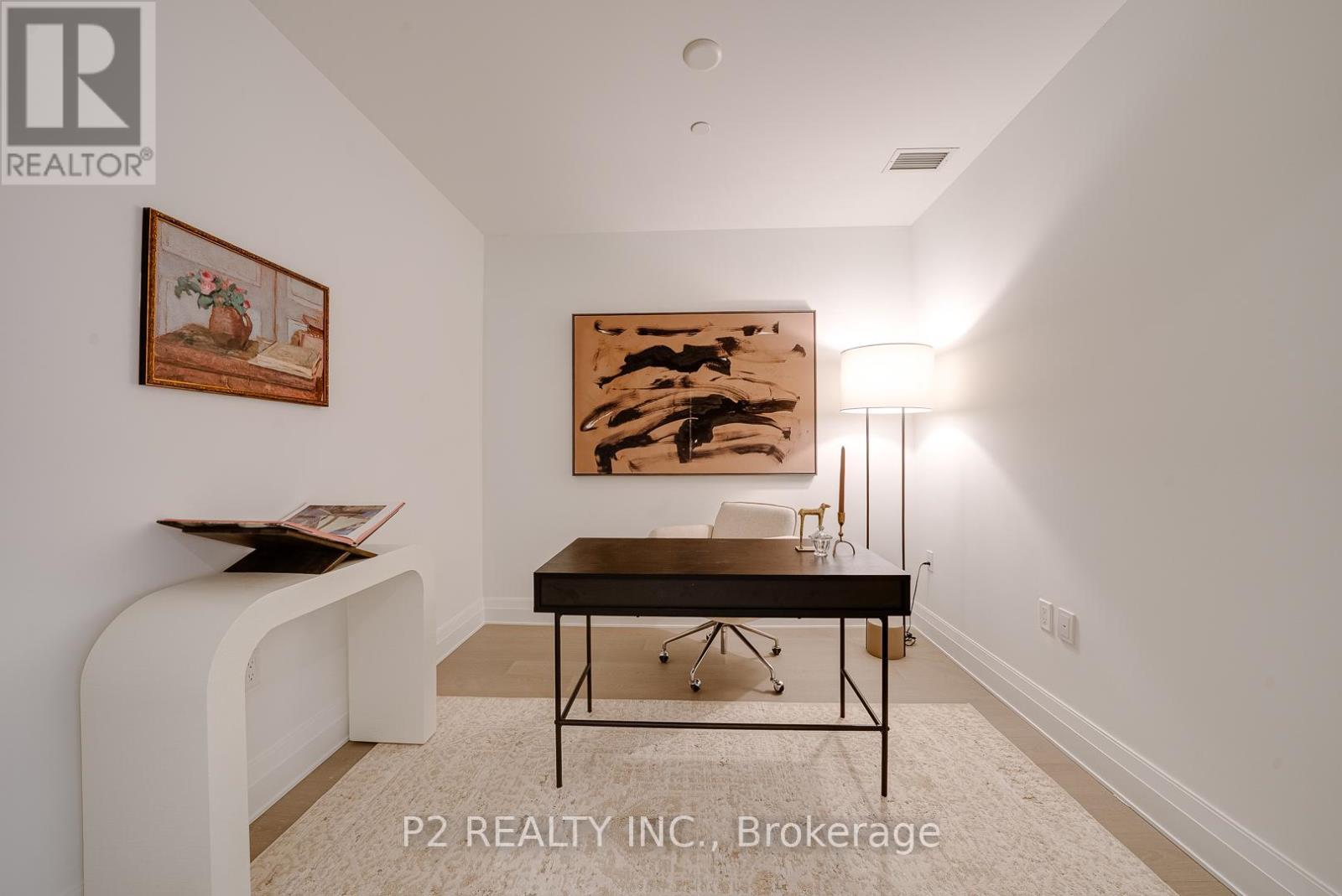 208 - 2 Forest Hill Road, Toronto, ON - Indoor Photo Showing Other Room
