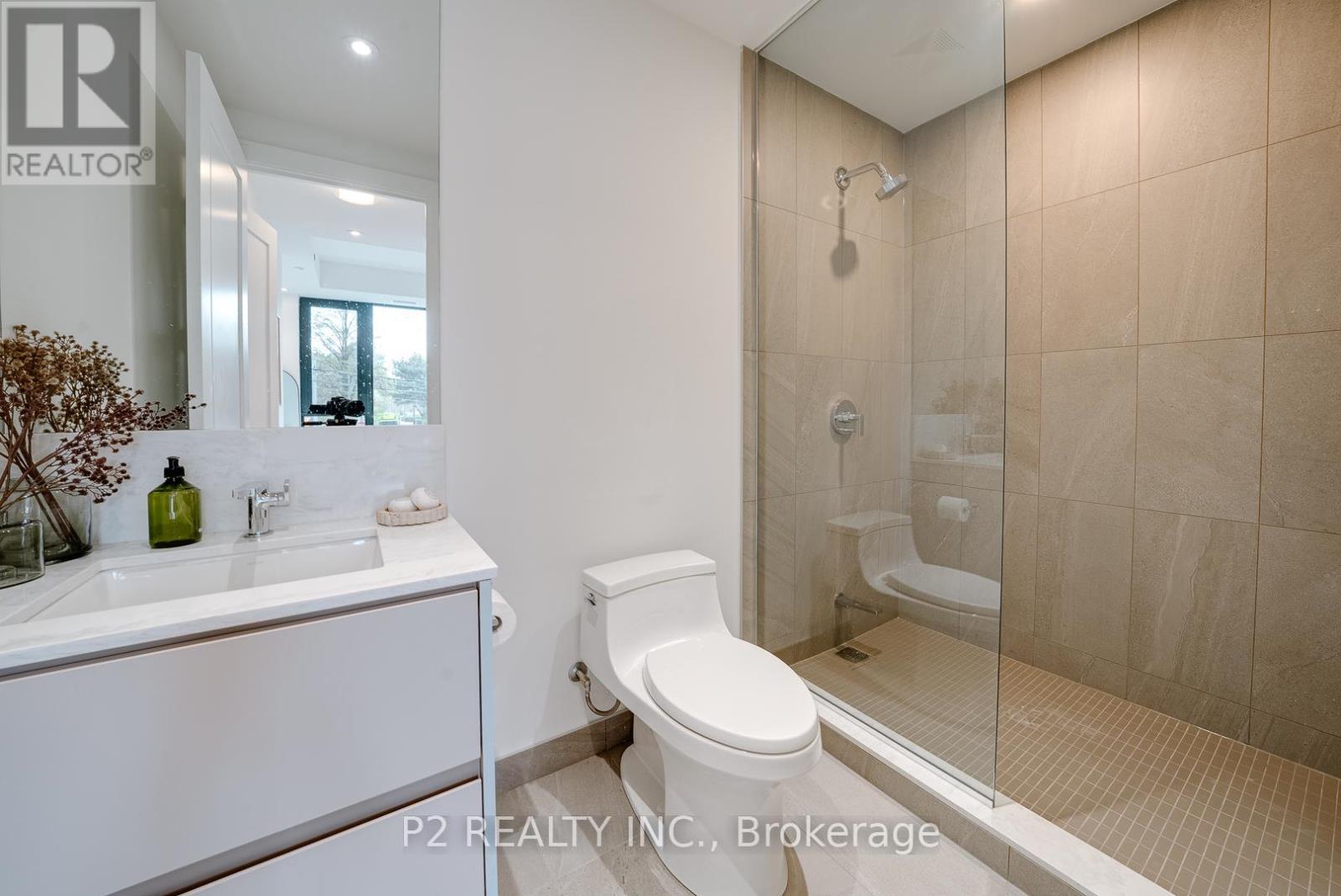 208 - 2 Forest Hill Road, Toronto, ON - Indoor Photo Showing Bathroom