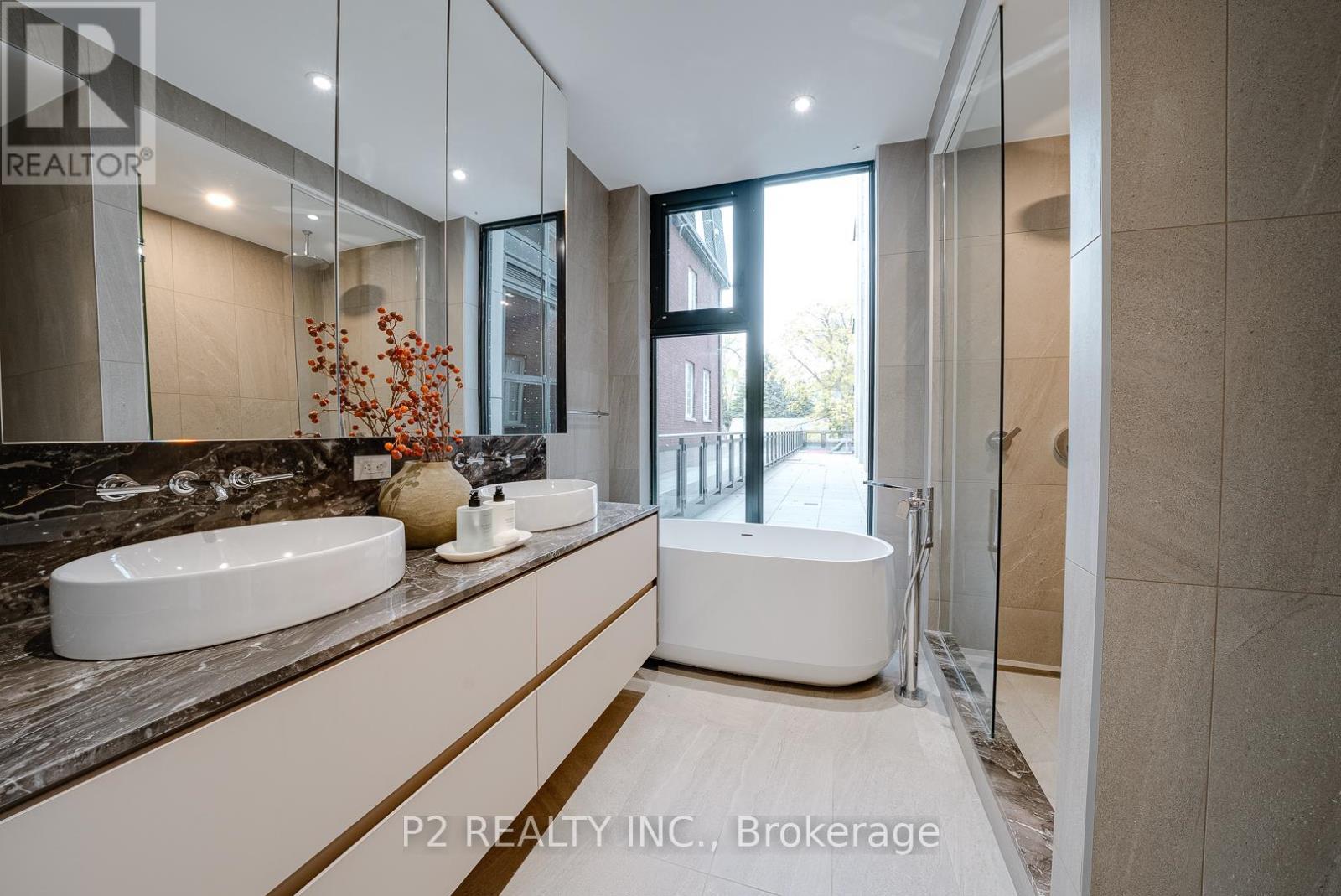 208 - 2 Forest Hill Road, Toronto, ON - Indoor Photo Showing Bathroom