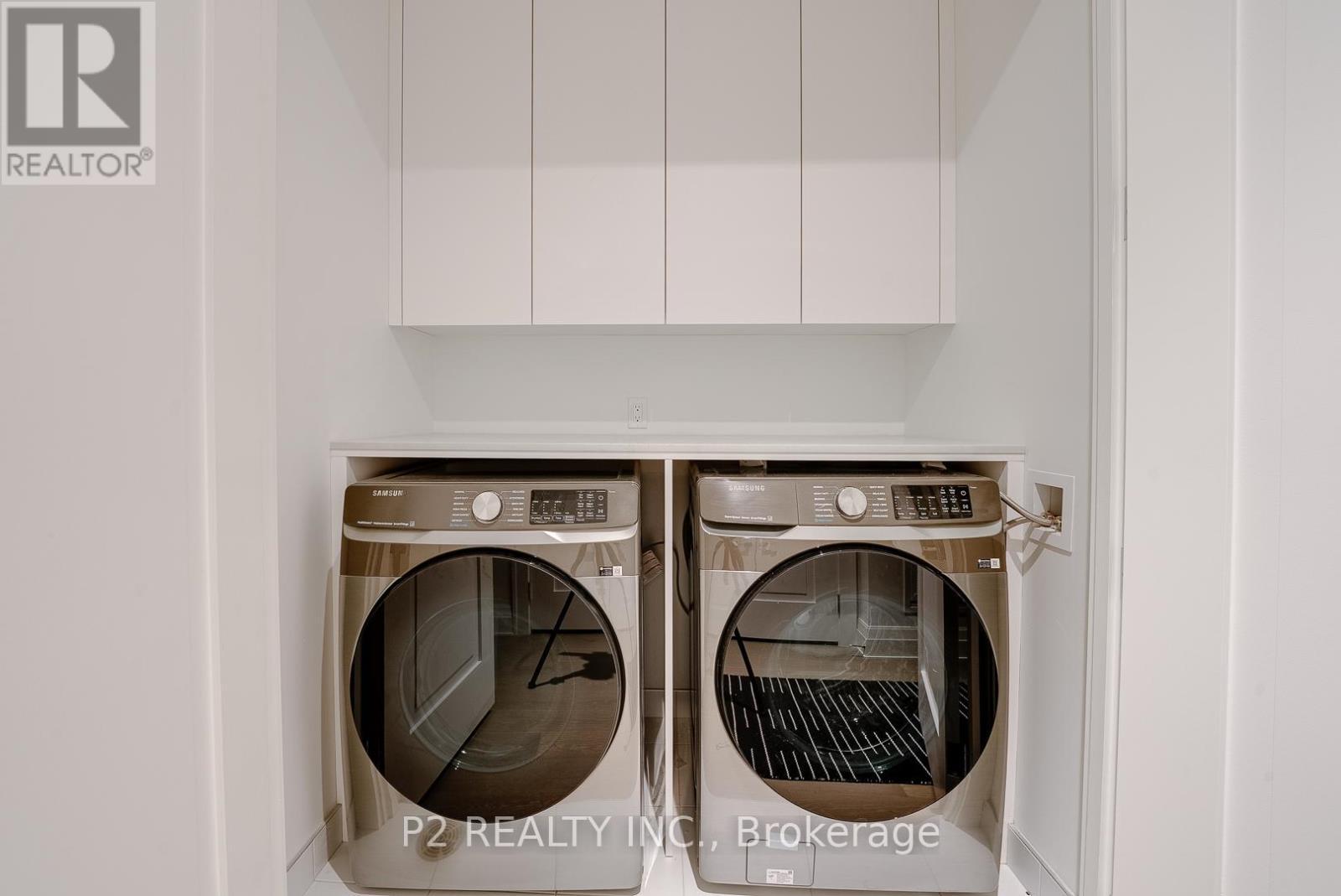 208 - 2 Forest Hill Road, Toronto, ON - Indoor Photo Showing Laundry Room