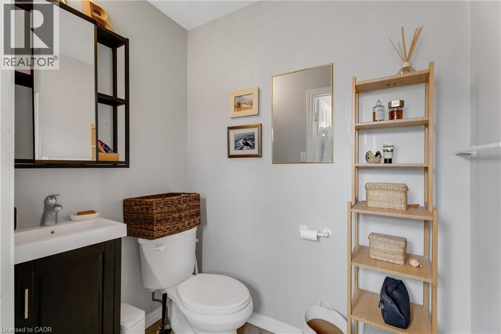 195 Victoria Street N, Kitchener, ON - Indoor Photo Showing Bathroom
