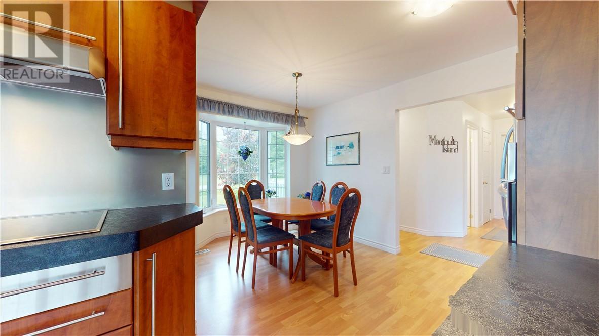 12 Islandview, Mindemoya, ON - Indoor Photo Showing Dining Room
