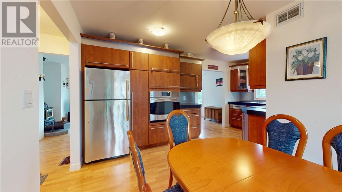 12 Islandview, Mindemoya, ON - Indoor Photo Showing Other Room