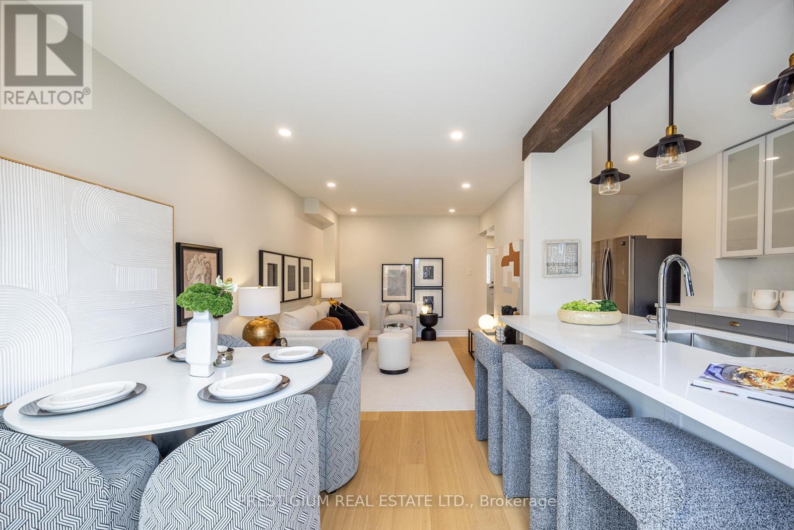 4094 Teakwood Drive, Mississauga, ON - Indoor Photo Showing Dining Room