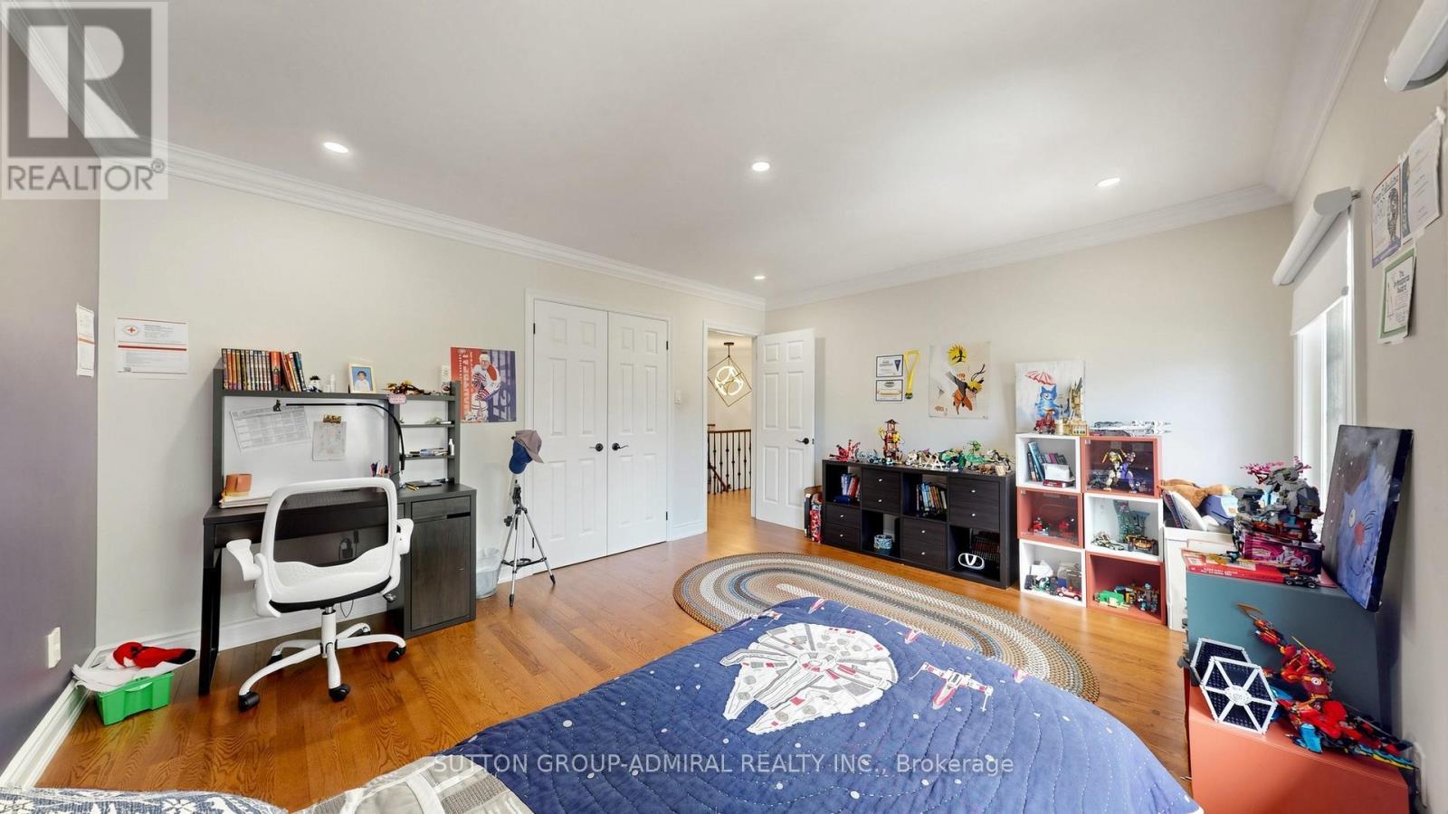 32 Northwood Drive, Toronto, ON