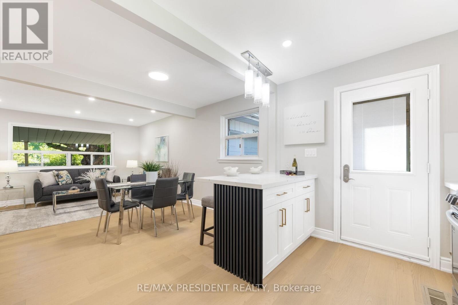 2420 Edenhurst Drive, Mississauga, ON - Indoor