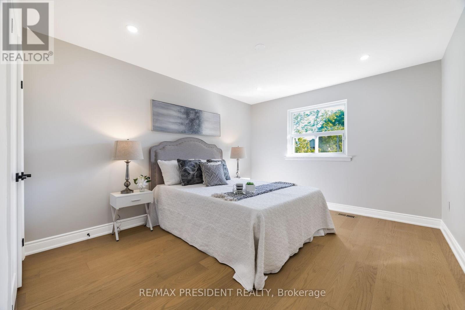 2420 Edenhurst Drive, Mississauga, ON - Indoor Photo Showing Bedroom