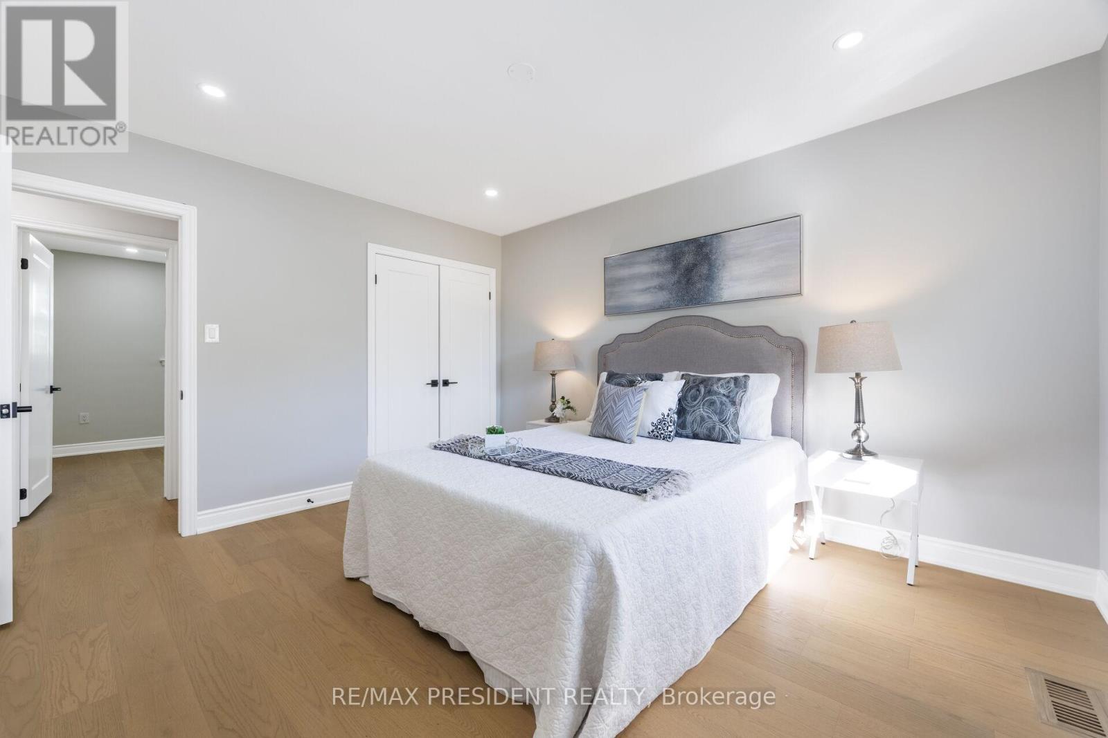 2420 Edenhurst Drive, Mississauga, ON - Indoor Photo Showing Bedroom