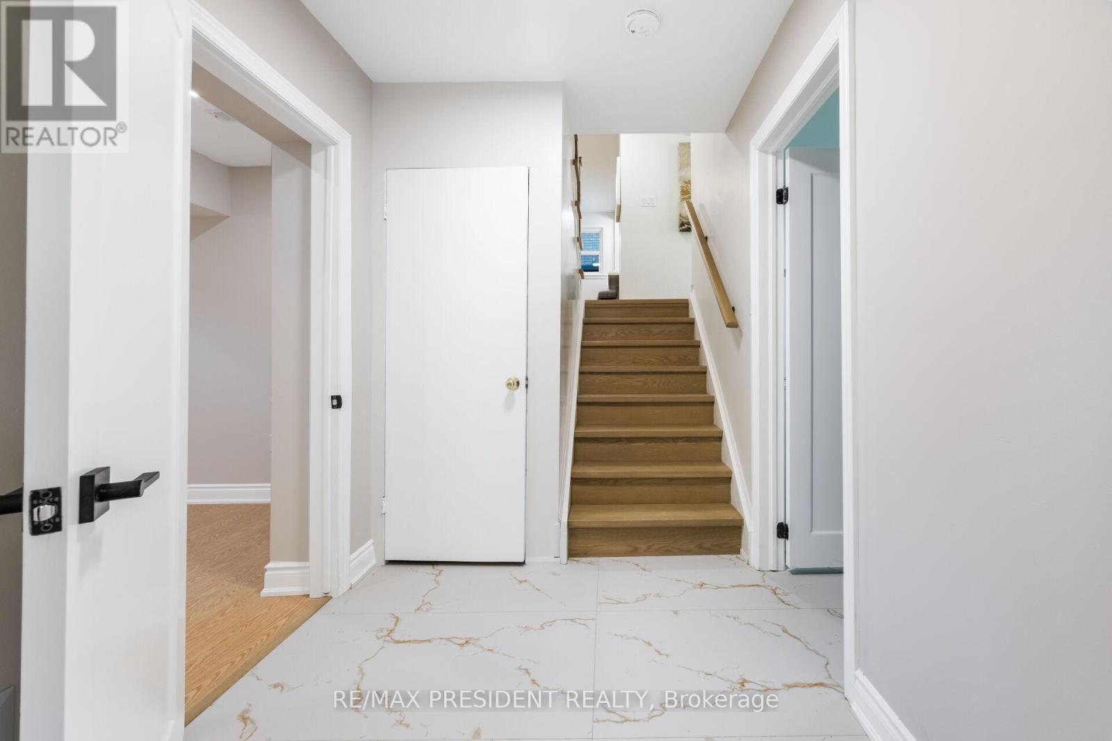 2420 Edenhurst Drive, Mississauga, ON - Indoor Photo Showing Other Room