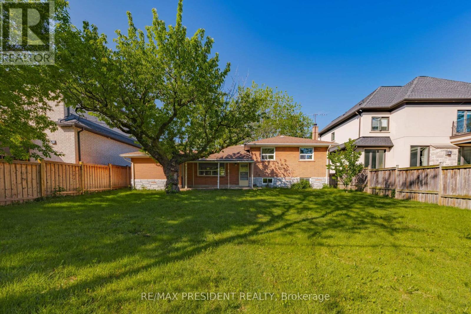 2420 Edenhurst Drive, Mississauga, ON - Outdoor