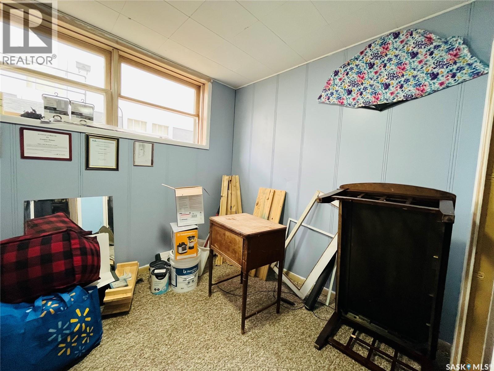 335 Chaplin Street W, Swift Current, SK - Indoor