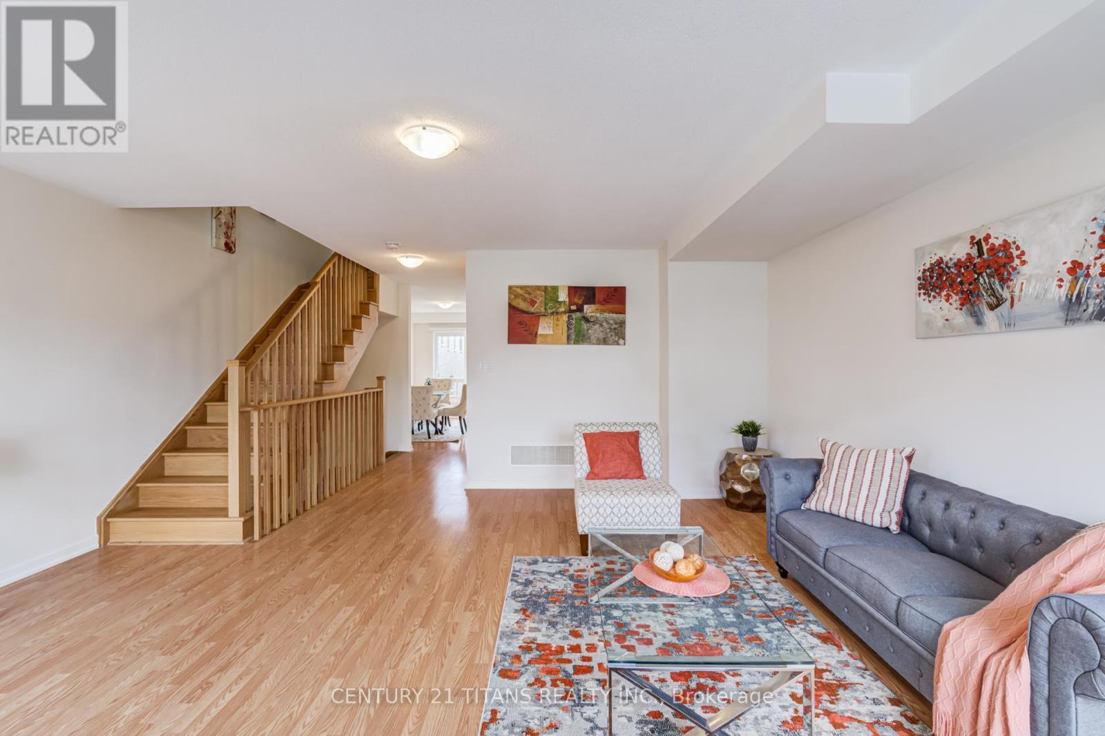 1320 Bradenton Path, Oshawa, ON - Indoor Photo Showing Living Room