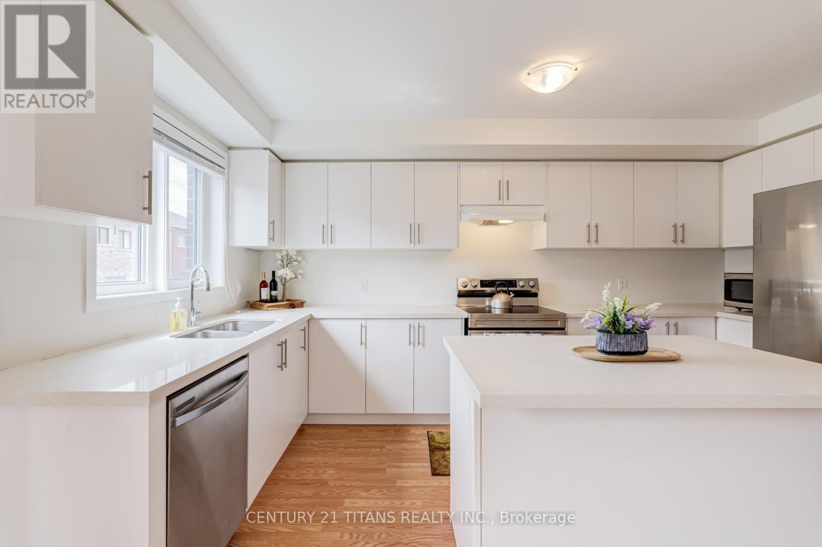 1320 Bradenton Path, Oshawa, ON - Indoor Photo Showing Kitchen With Stainless Steel Kitchen With Double Sink