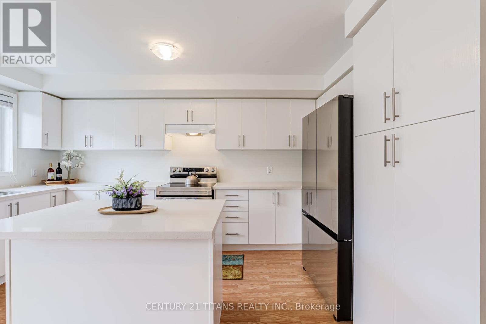 1320 Bradenton Path, Oshawa, ON - Indoor Photo Showing Kitchen