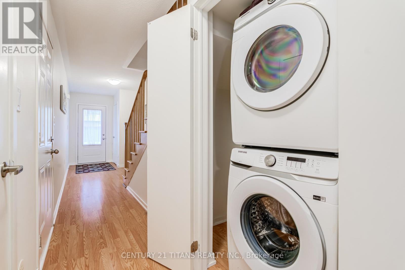 1320 Bradenton Path, Oshawa, ON - Indoor Photo Showing Laundry Room