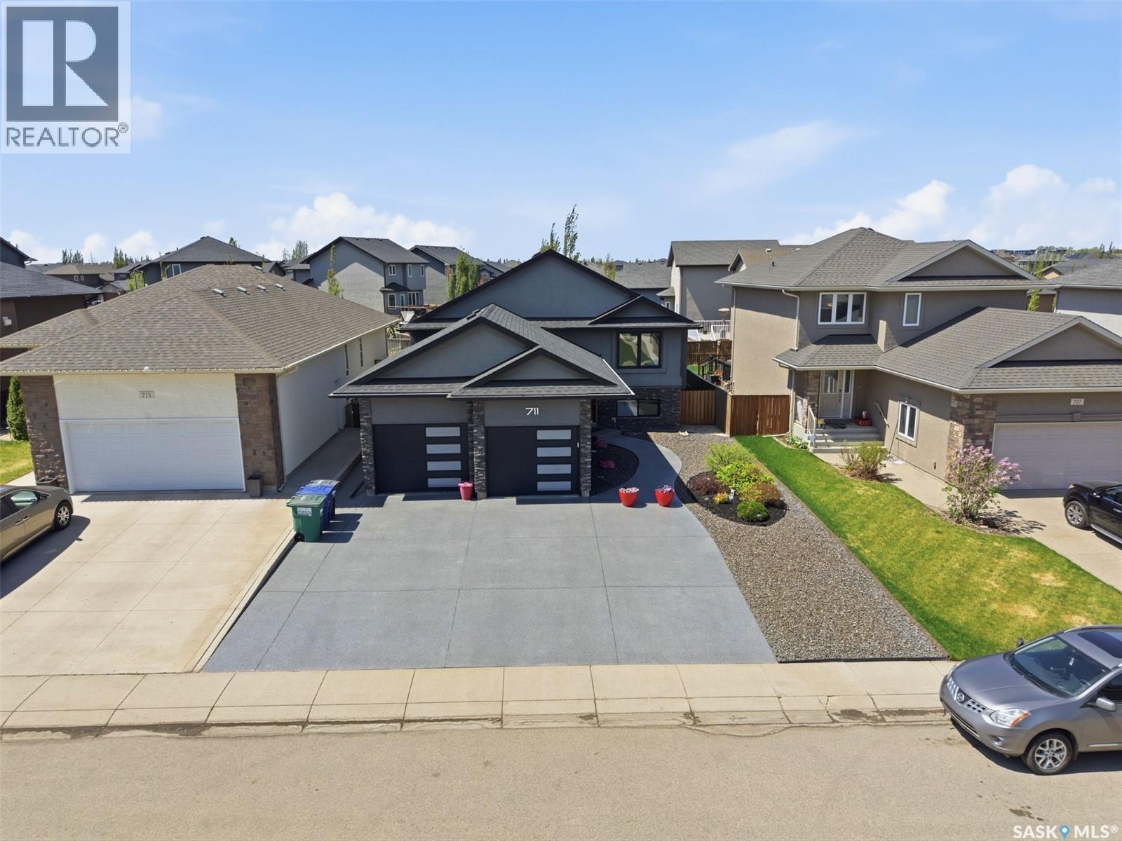 711 Sutter Crescent, Saskatoon, SK - Outdoor With Facade
