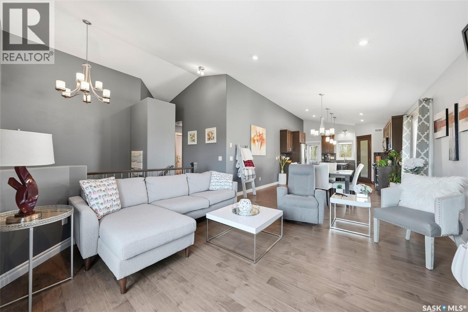 711 Sutter Crescent, Saskatoon, SK - Indoor Photo Showing Living Room