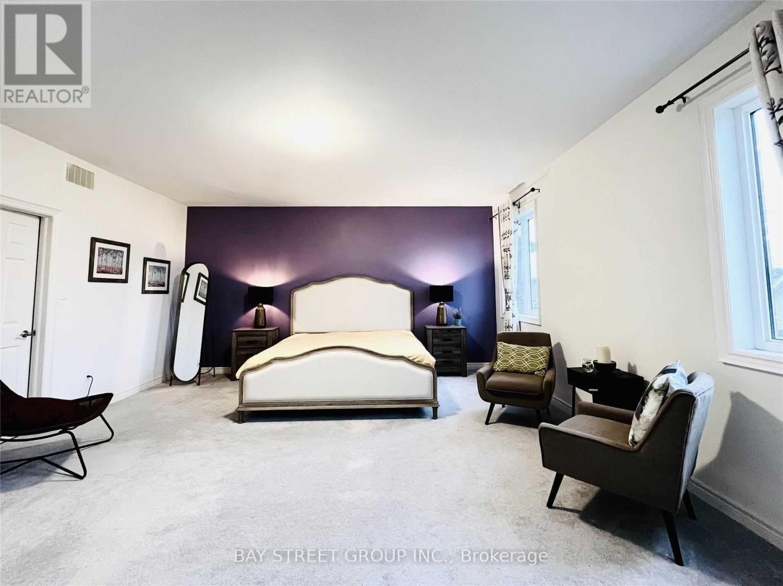 25 Mcisaac Drive, Springwater, ON - Indoor Photo Showing Bedroom
