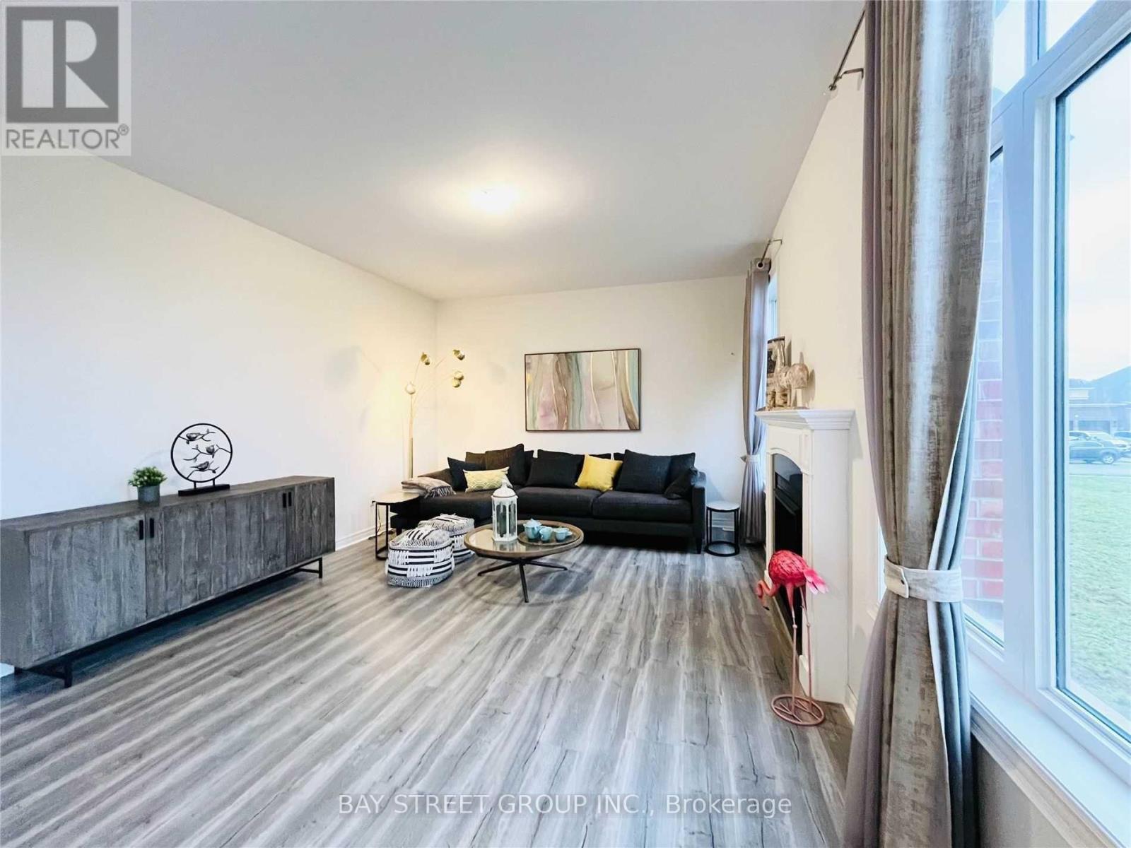 25 Mcisaac Drive, Springwater, ON - Indoor
