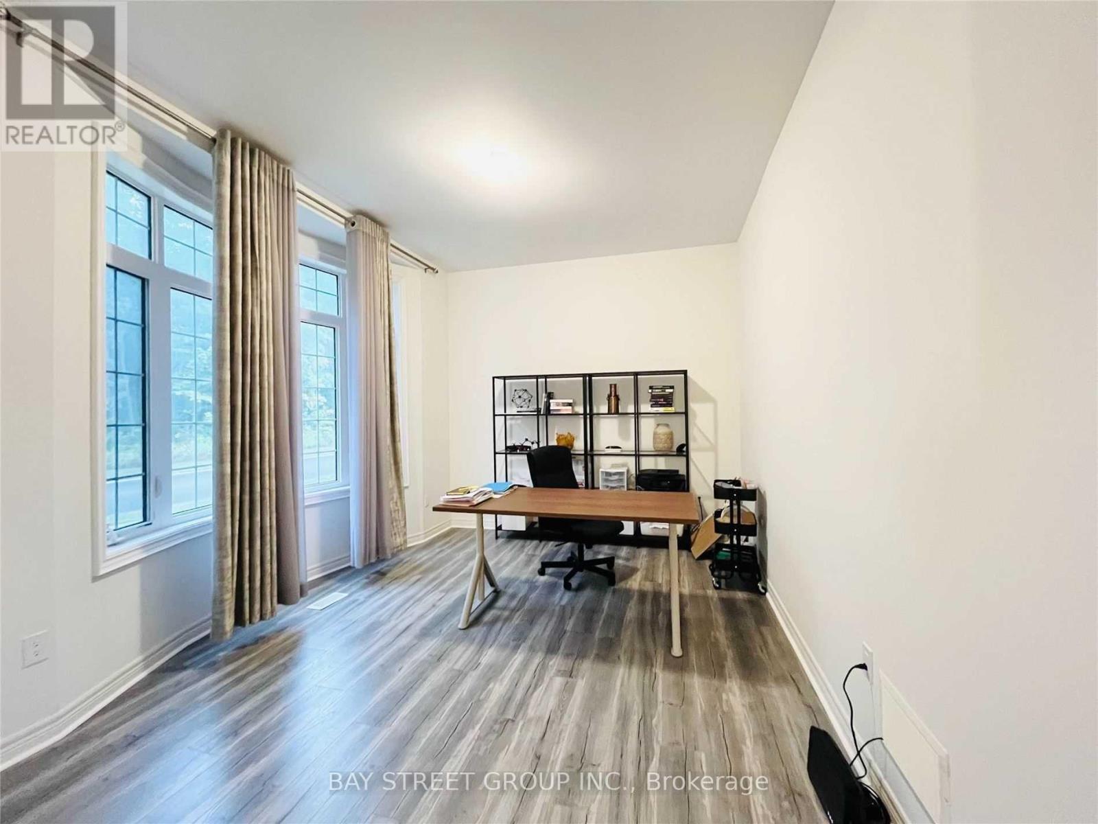 25 Mcisaac Drive, Springwater, ON - Indoor Photo Showing Other Room