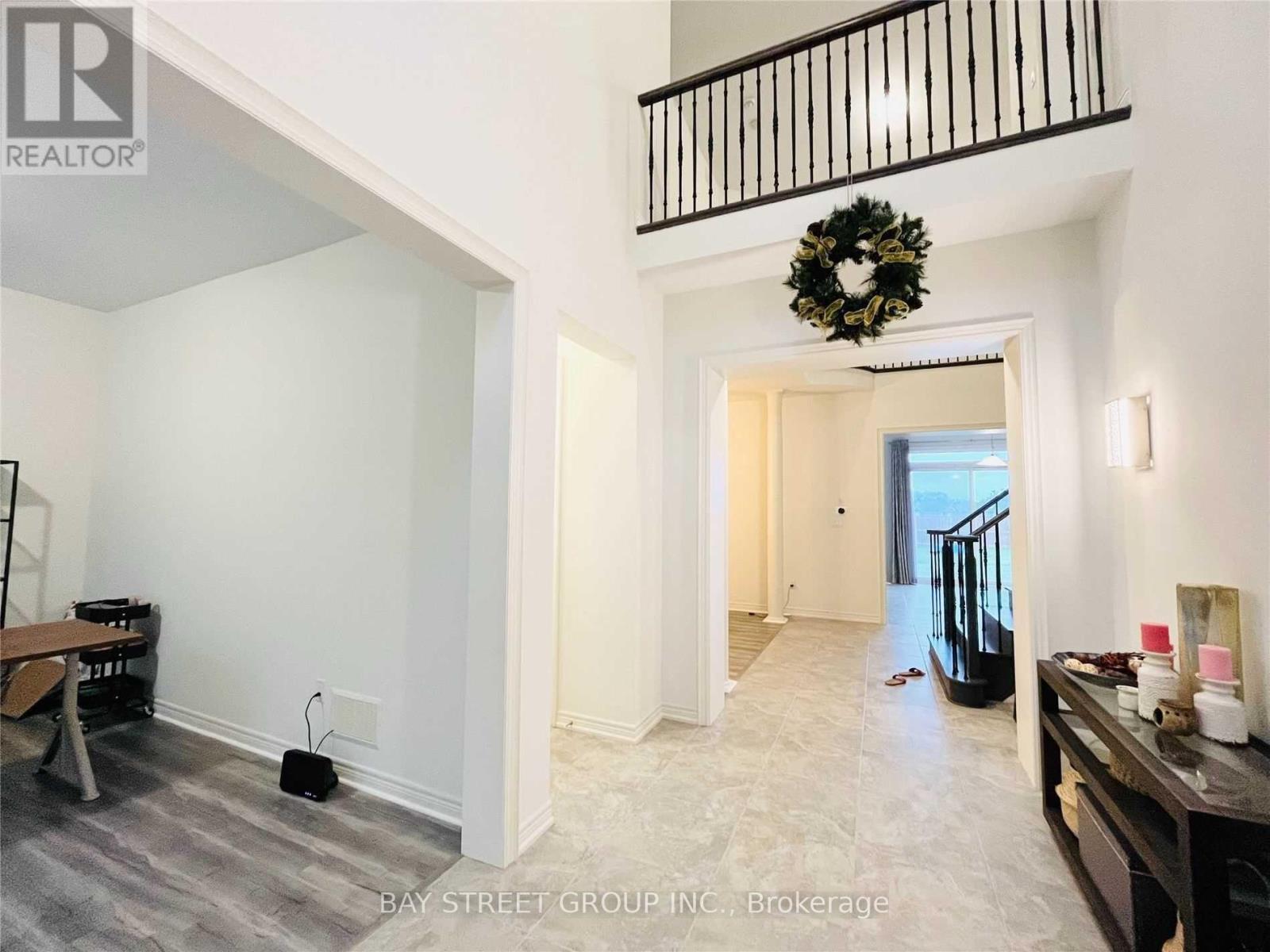 25 Mcisaac Drive, Springwater, ON - Indoor Photo Showing Other Room