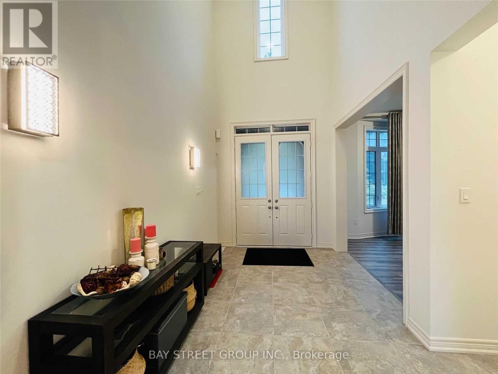 25 Mcisaac Drive, Springwater, ON - Indoor Photo Showing Other Room