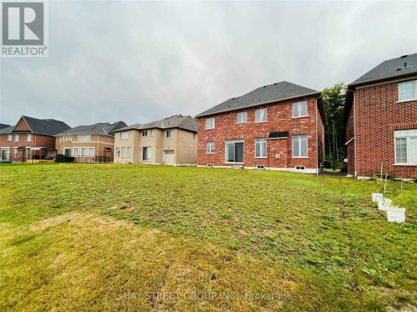 25 Mcisaac Drive, Springwater, ON - Outdoor With Exterior