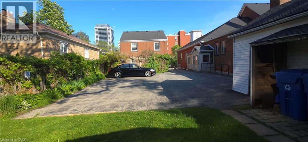 2047 James Street, Burlington, ON