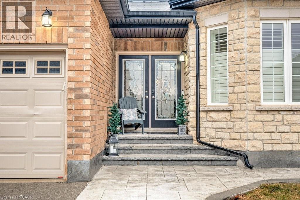 85 Showcase Drive, Hamilton, ON - Outdoor
