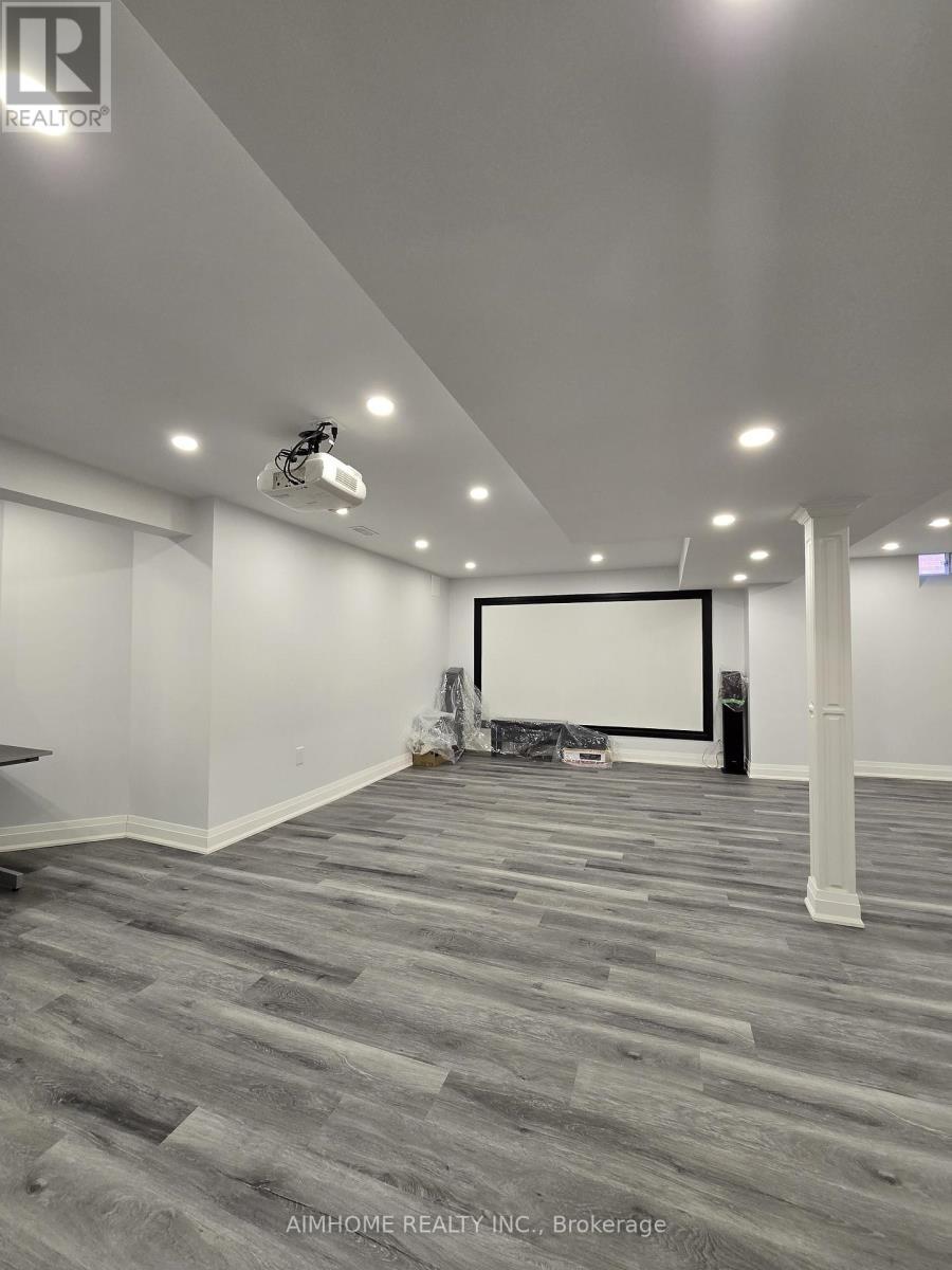 137 Mcclellan Way, Aurora, ON - Indoor