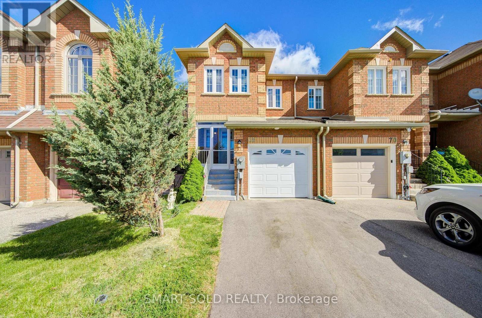 68 Denton Circle, Vaughan, ON - Outdoor With Facade