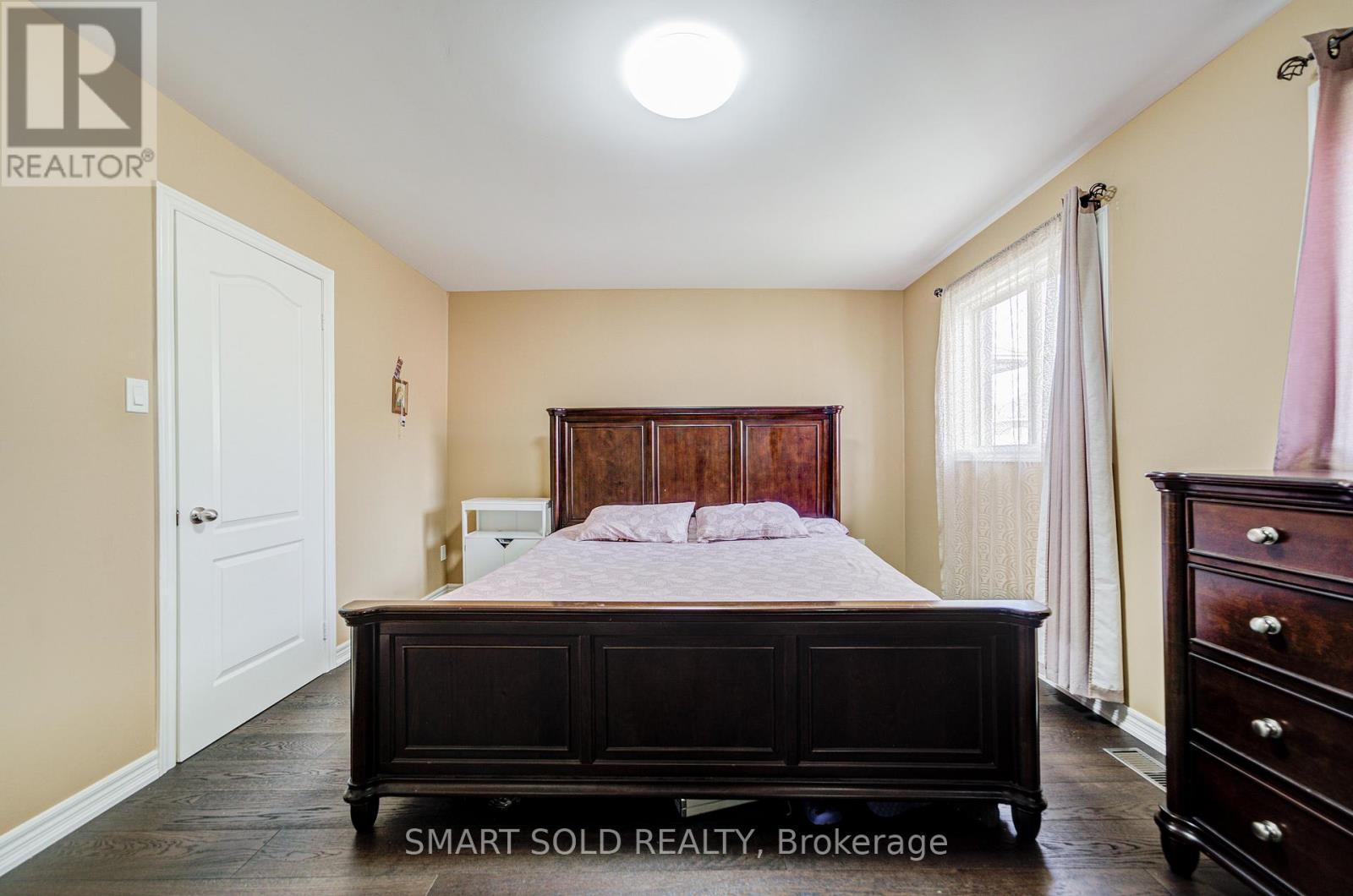 68 Denton Circle, Vaughan, ON - Indoor Photo Showing Bedroom