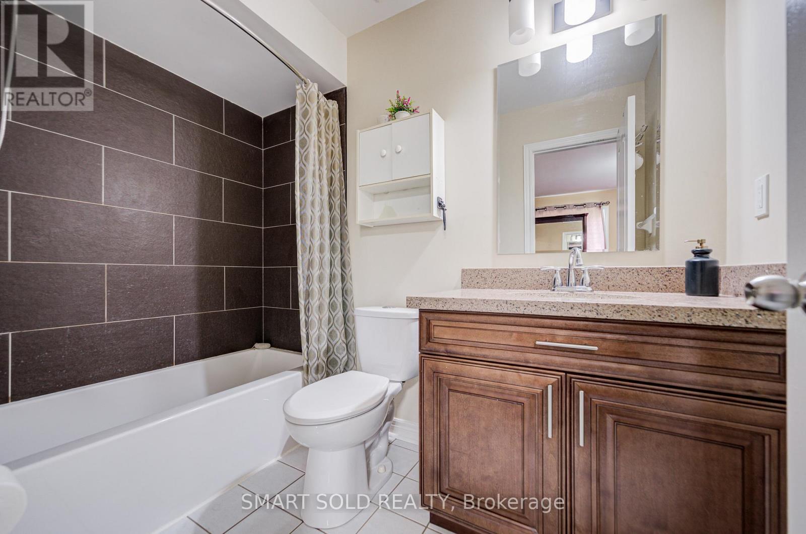 68 Denton Circle, Vaughan, ON - Indoor Photo Showing Bathroom