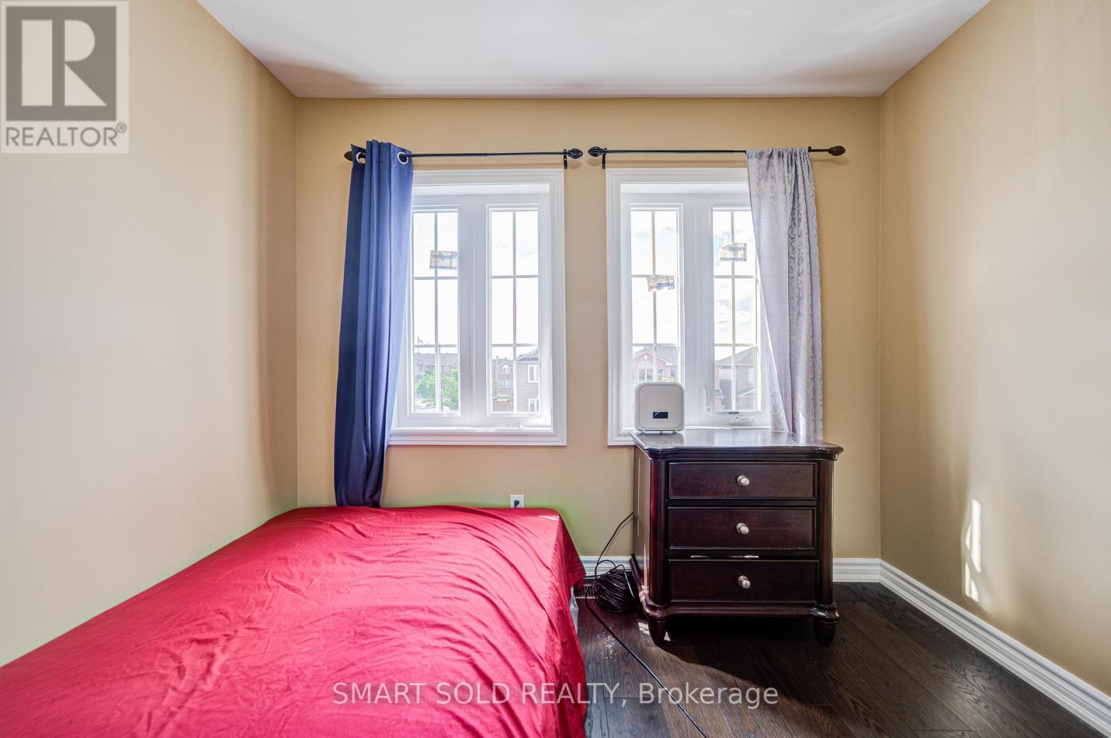 68 Denton Circle, Vaughan, ON - Indoor Photo Showing Bedroom