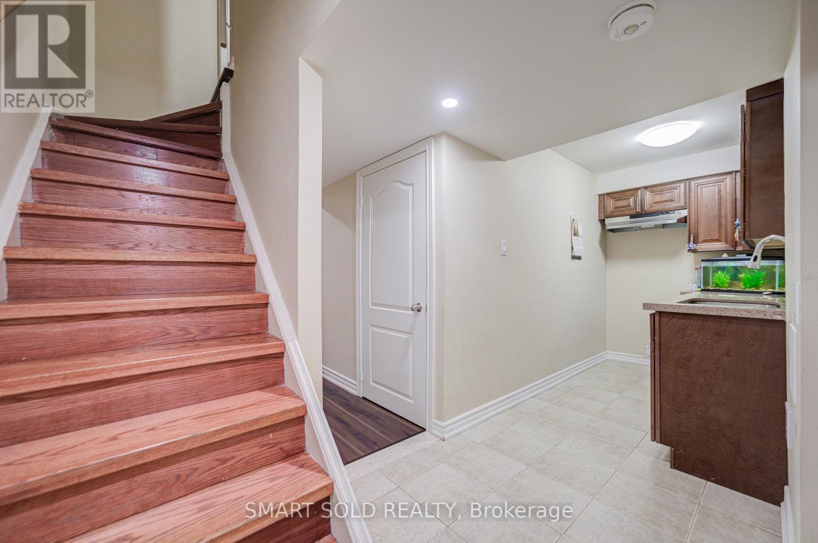 68 Denton Circle, Vaughan, ON - Indoor Photo Showing Other Room