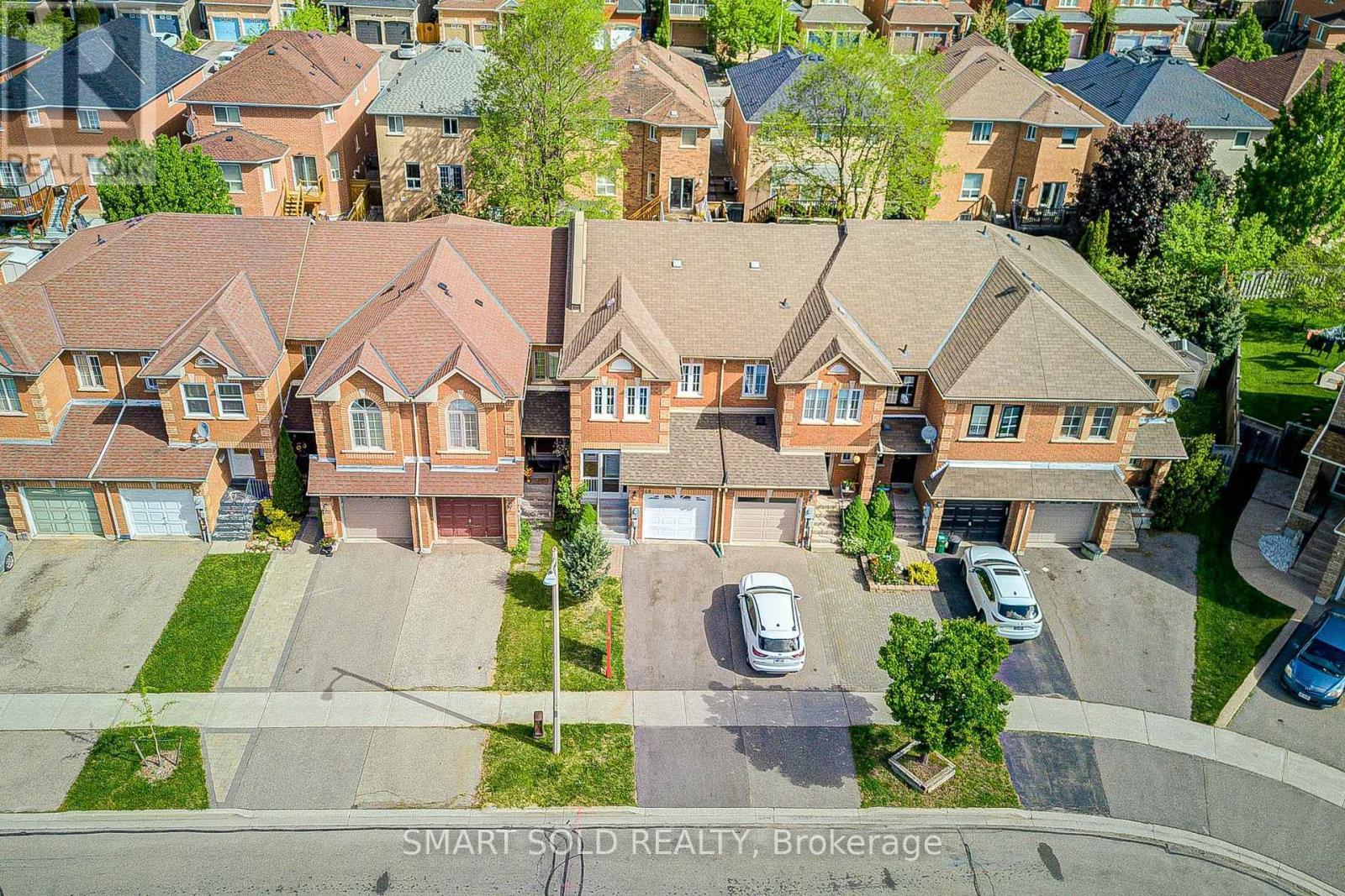 68 Denton Circle, Vaughan, ON - With Facade