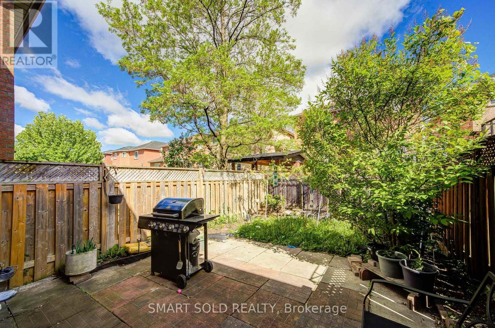 68 Denton Circle, Vaughan, ON - Outdoor