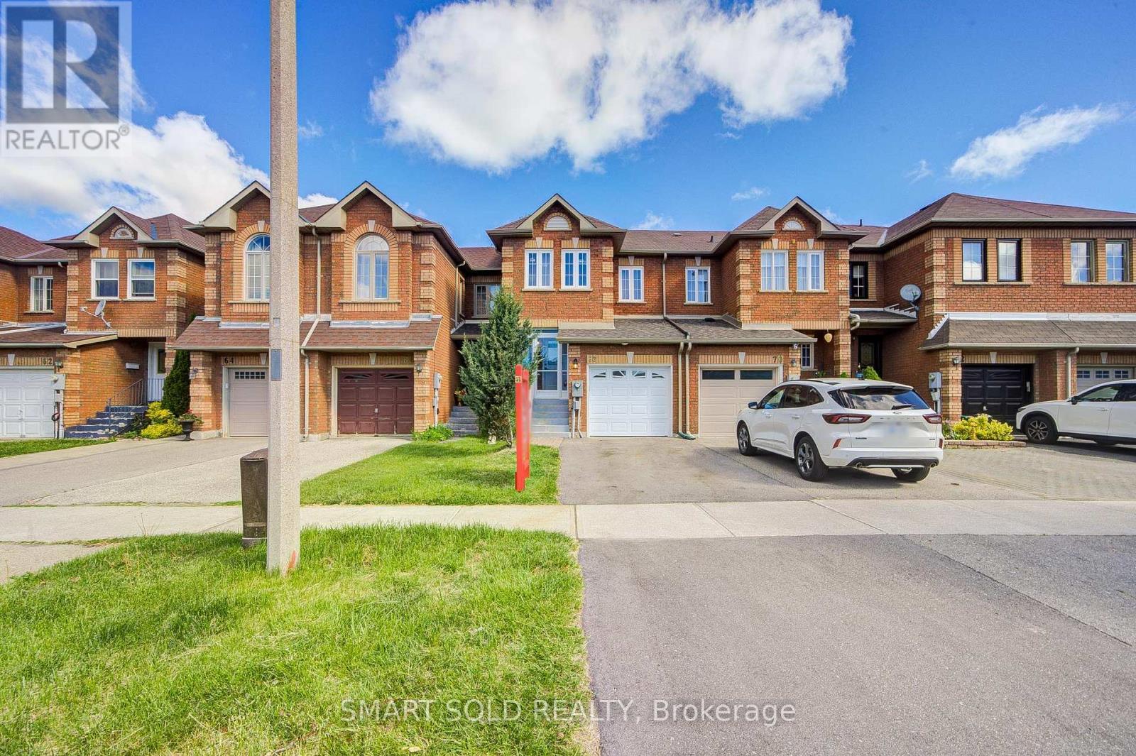 68 Denton Circle, Vaughan, ON - Outdoor With Facade