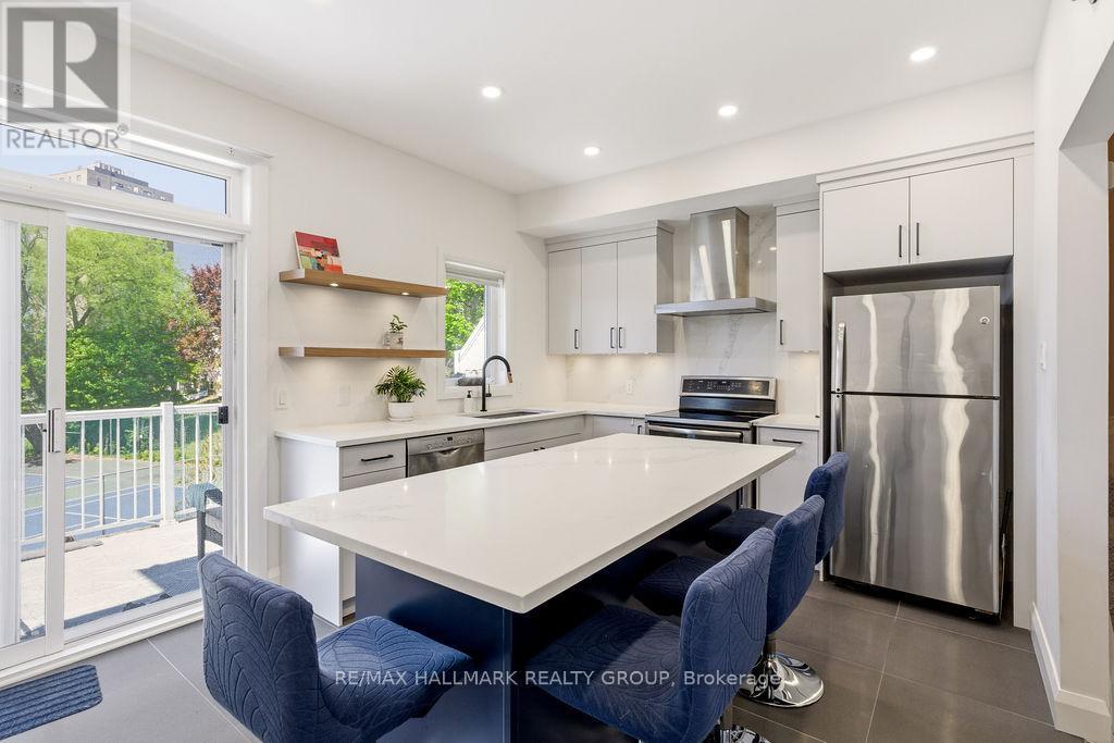 8 Pondside Private, Ottawa, ON - Indoor Photo Showing Kitchen With Stainless Steel Kitchen