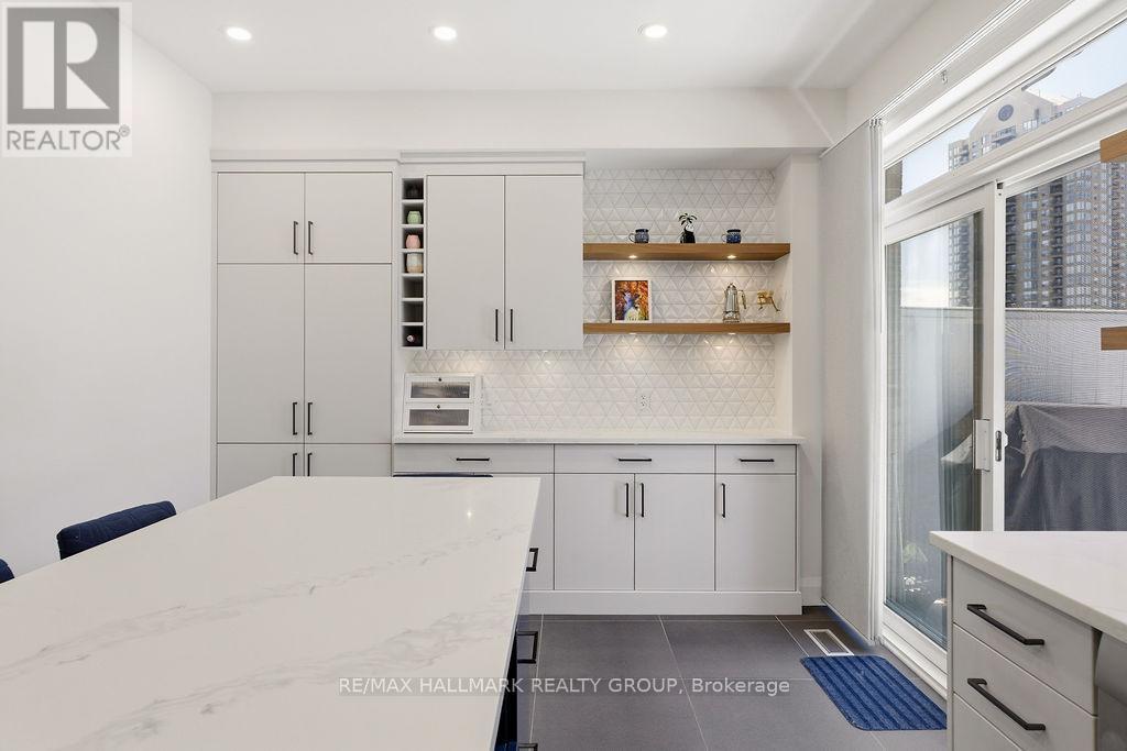 8 Pondside Private, Ottawa, ON - Indoor