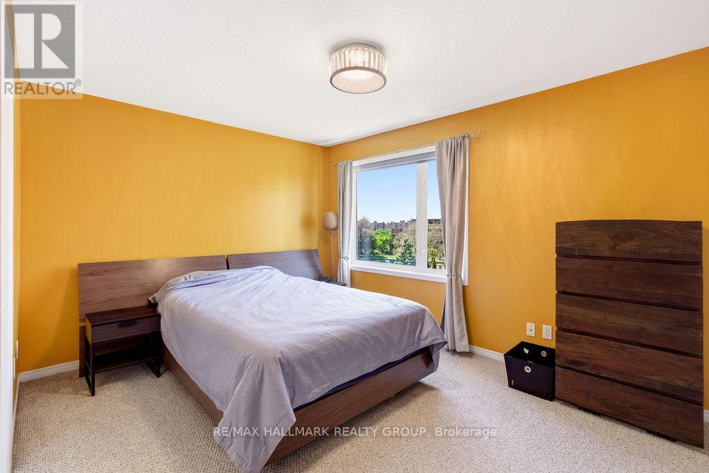 Primary Bedroom - 8 Pondside Private, Ottawa, ON - Indoor Photo Showing Bedroom