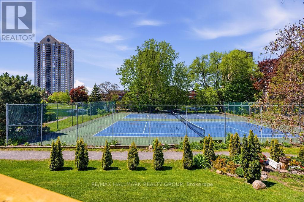 8 Pondside Private, Ottawa, ON - Outdoor