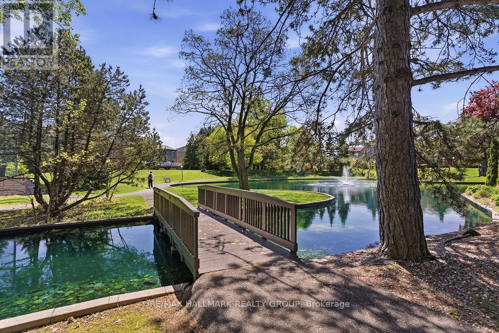 8 Pondside Private, Ottawa, ON - Outdoor