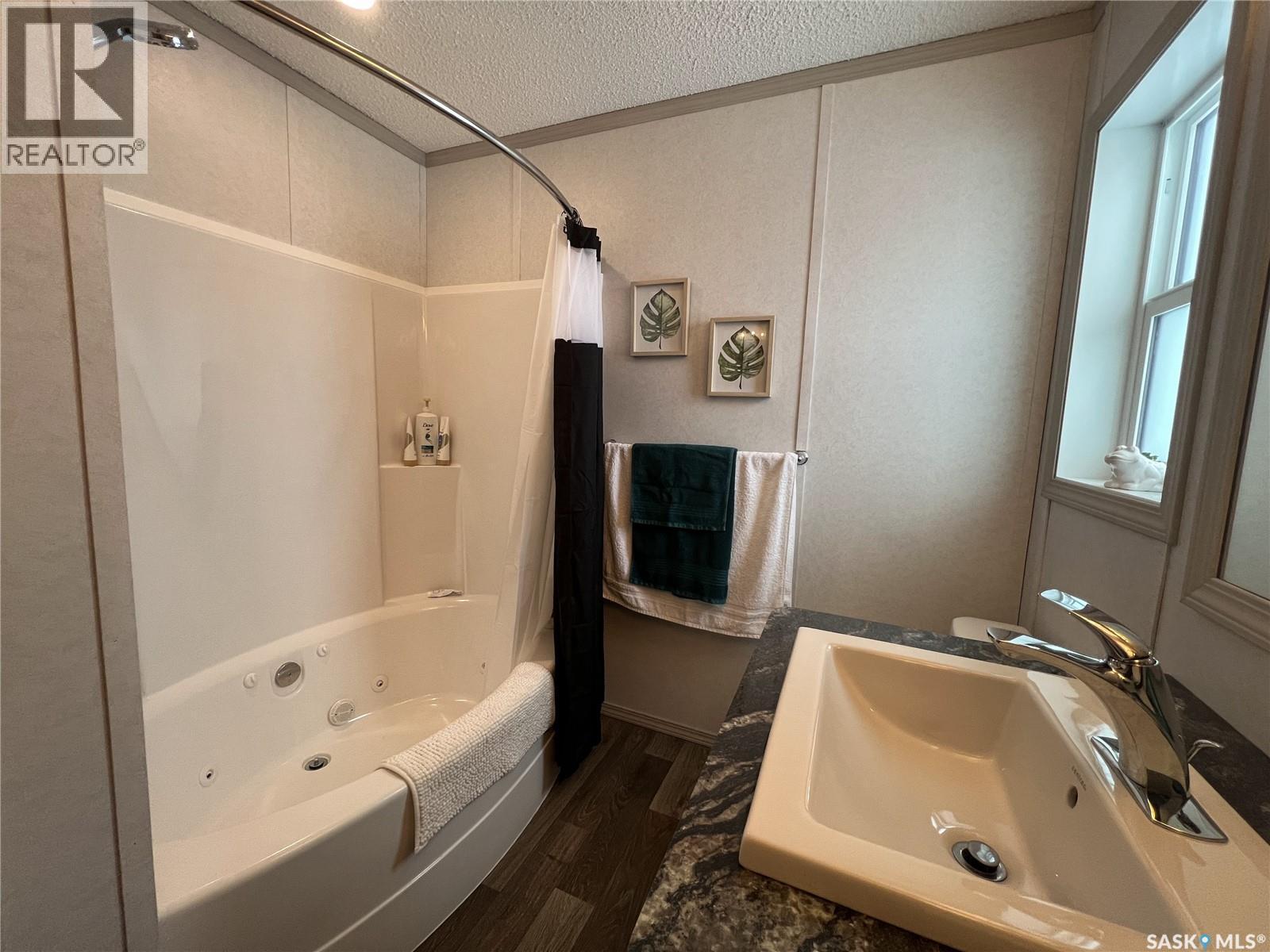 215 1St Street W, Meota, SK - Indoor Photo Showing Bathroom